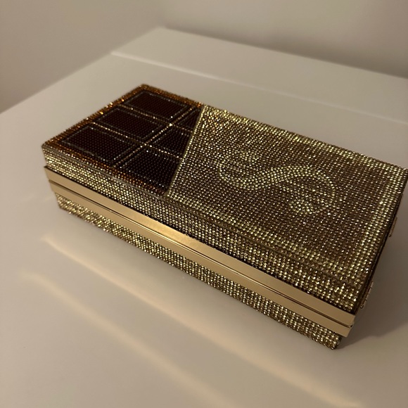 Clutch - Picture 3 of 3